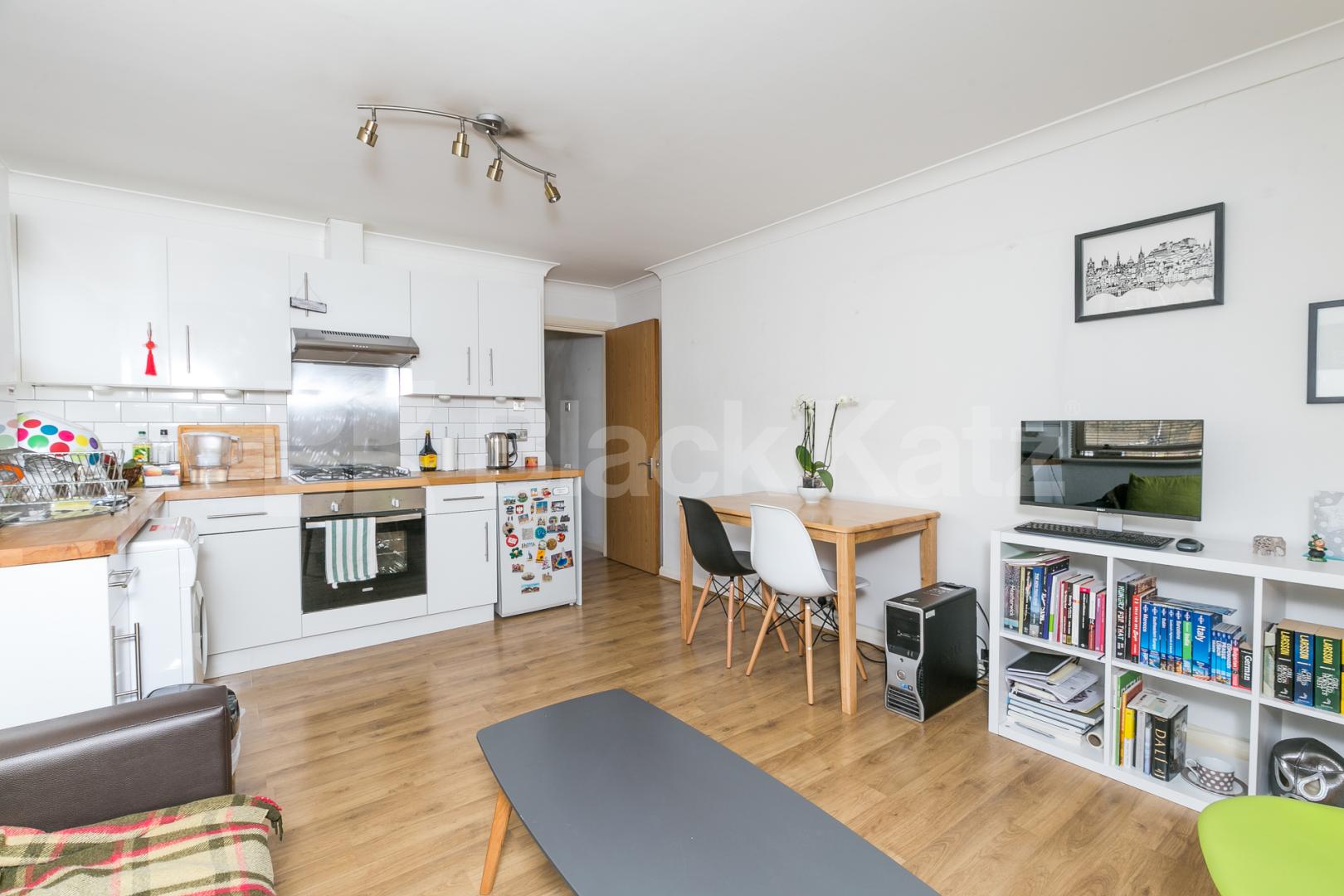 Well Located modern 1 bedroom property close to station and amenities  Upper Street, Highbury & Islington 